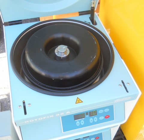 Rotofix 32A Centrifuge