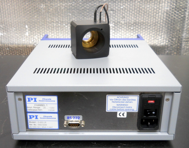 E-662 LVPZT Piezo Amplifier / Servo Controller with P-723 Objective Focus Drive
