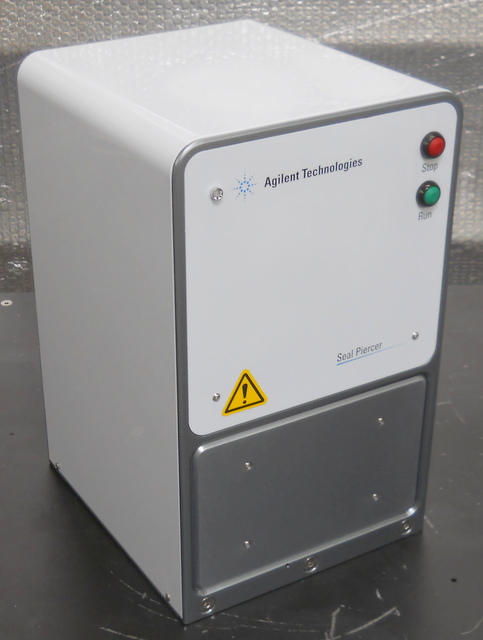 Microplate Seal Piercer