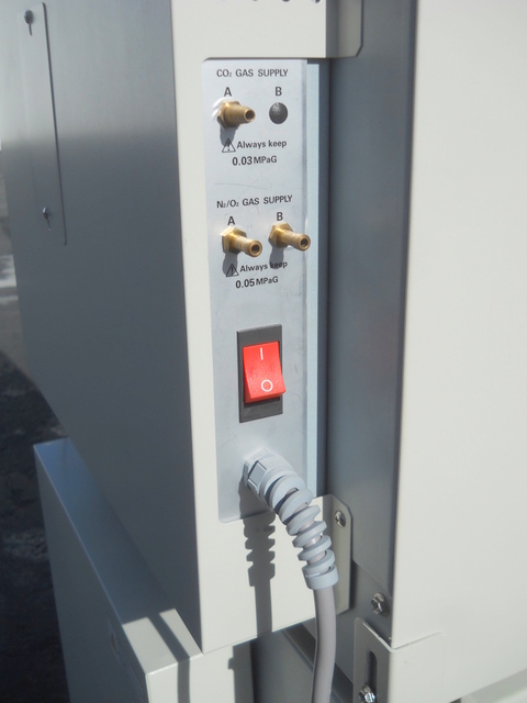MCO-19M-PA Dual-Chamber CO2 Incubators - 3 Gas Systems