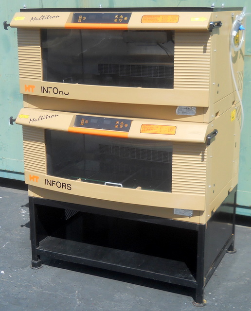 Multitron Incubator Shaker Double Stack with CO2/Humidity