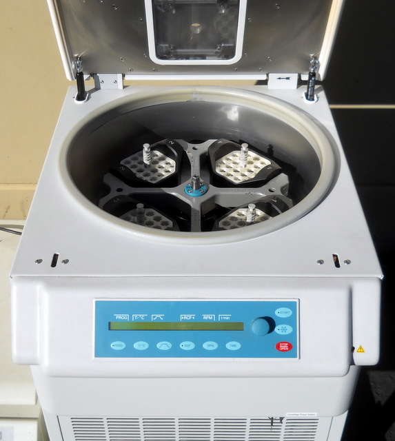 Rotanta 460 5680-30-D Automated Centrifuge