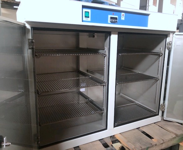 6877 Benchtop Incubator