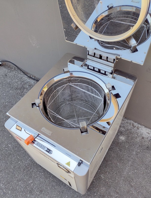 SQ510C Autoclave / Steam Sterilizer 240 Volt